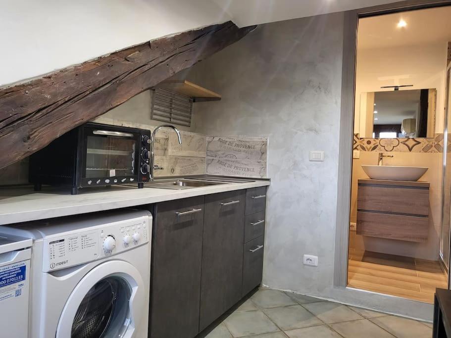 Ferienwohnung Mansarda Di Charme Con Vista Turin Exterior foto